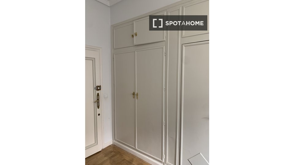 Double room Madrid, 6 beds — photo 2