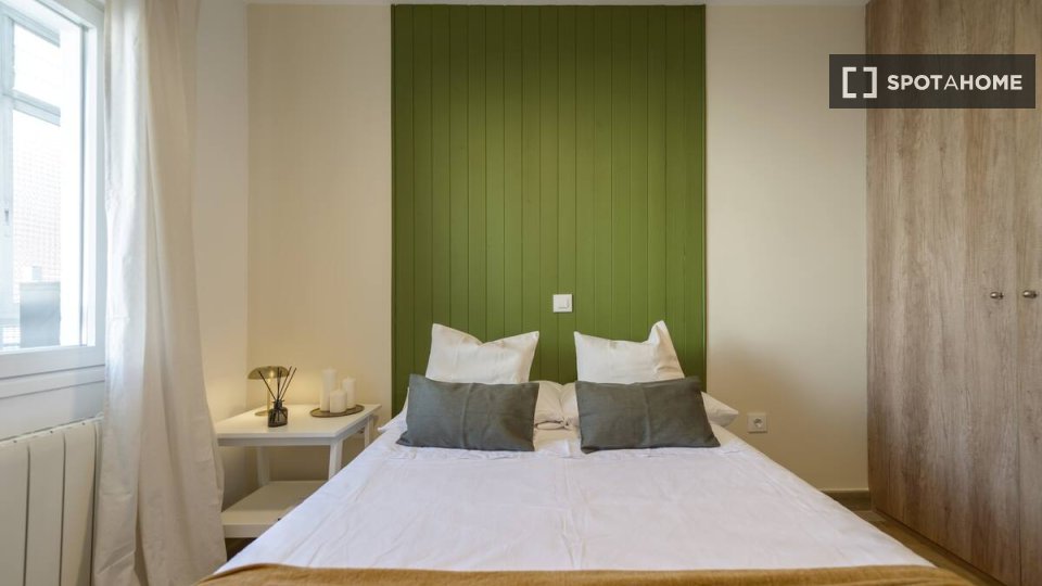 Double room Madrid, 2 beds — photo 10