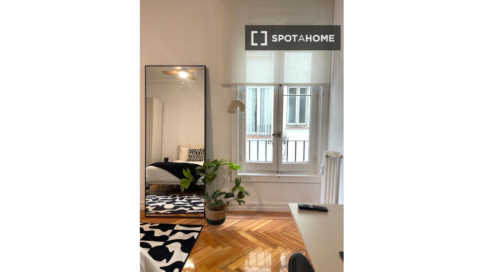 Double room Madrid, 7 beds — photo 15