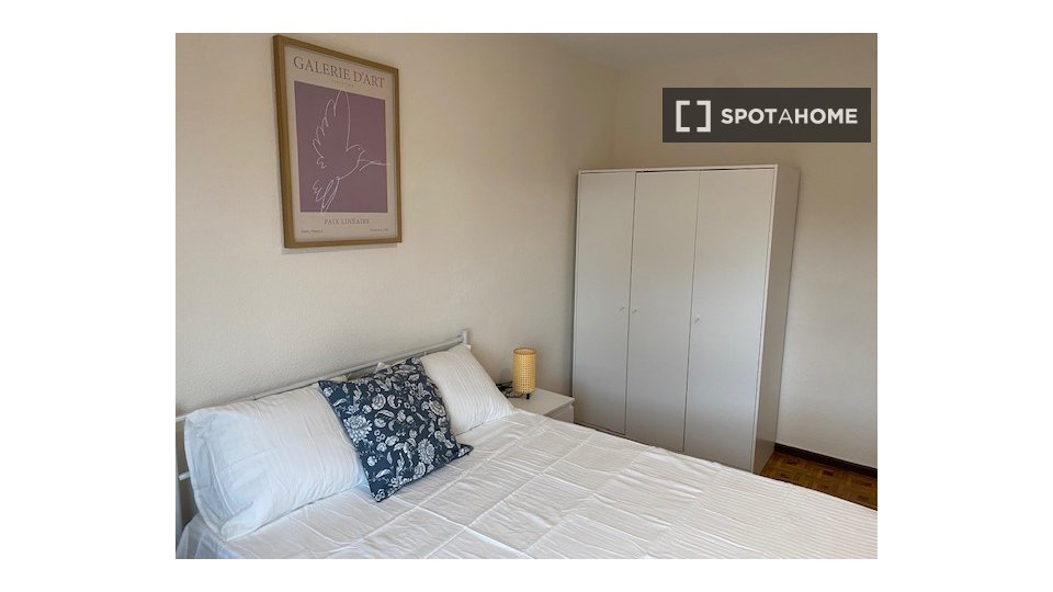 Double room Madrid, 3 beds — photo 14