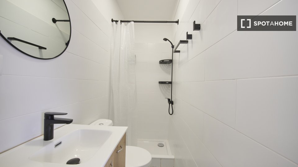 Double room Lisbon, 9 beds — photo 8