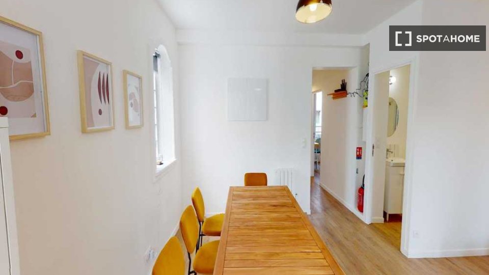 Double room Paris, 11 beds, 190m² — photo 2