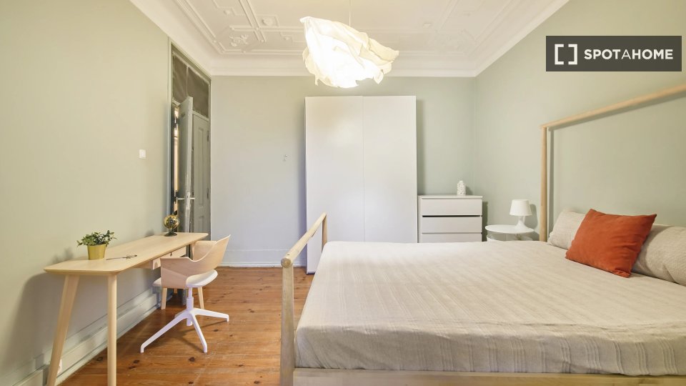 Double room Lisbon, 6 beds — photo 10