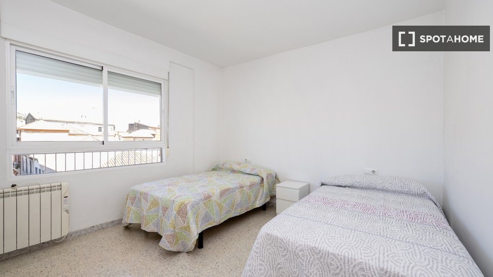 Apartment Granada, 4 beds, 114m² — photo 11