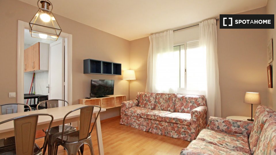 Apartment Barcelona, 4 beds, 140m² — photo 2