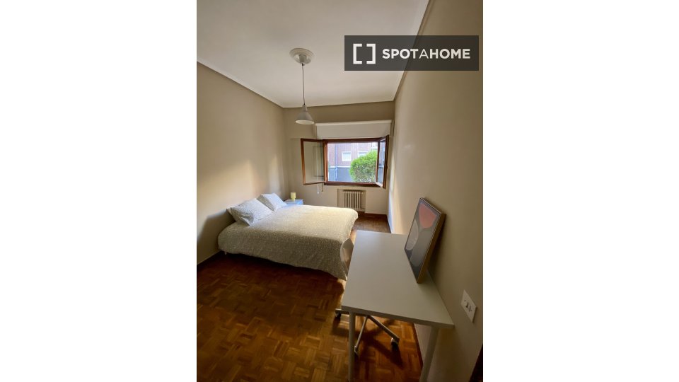 Double room Bilbao, 4 beds, 85m² — photo 19