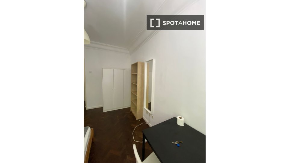 Double room Lisbon, 7 beds, 100m² — photo 29