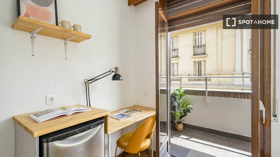 Double room Madrid, 7 beds — photo 32