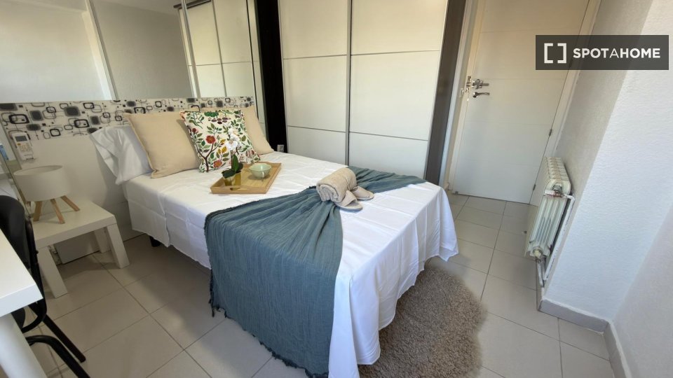 Double room Madrid, 4 beds — photo 10