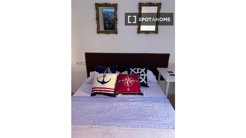 Double room Malaga, 3 beds, 150m² — photo 2