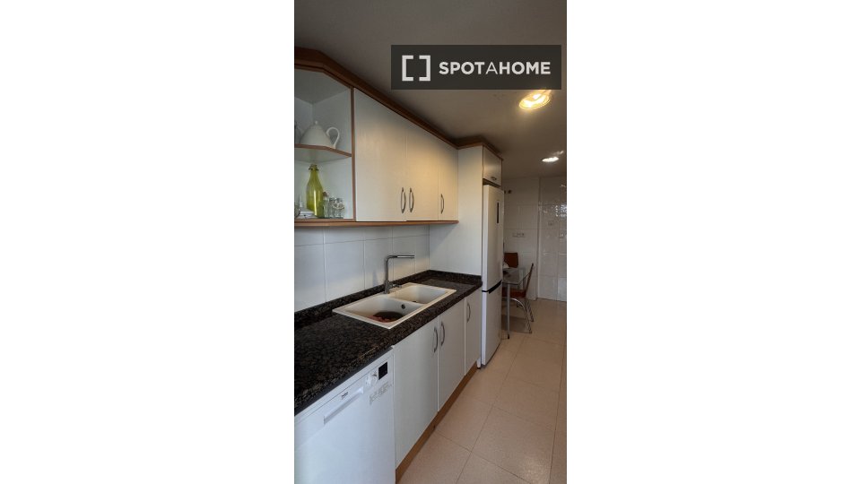 Double room Valencia, 3 beds, 120m² — photo 15