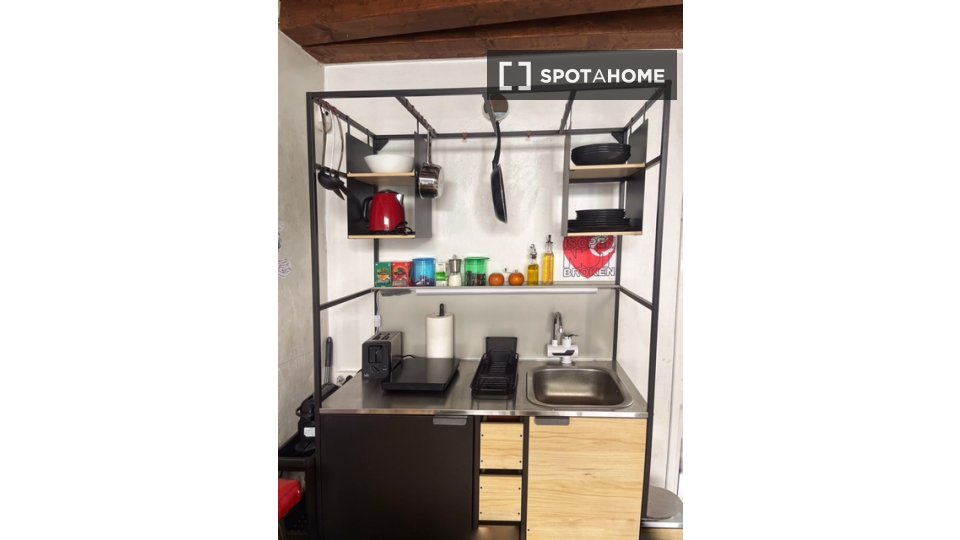 Double room Barcelona, 1 bed, 30m² — photo 10