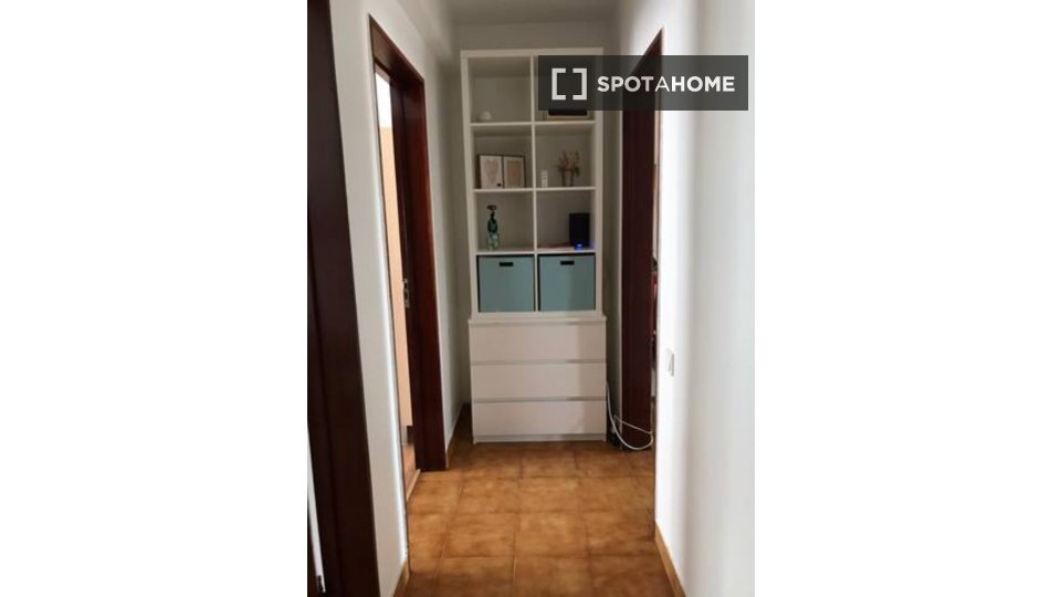 Apartment Lisbon, 3 beds, 74m² — photo 3
