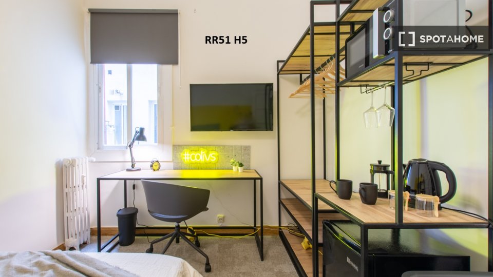 Double room Madrid, 5 beds — photo 1