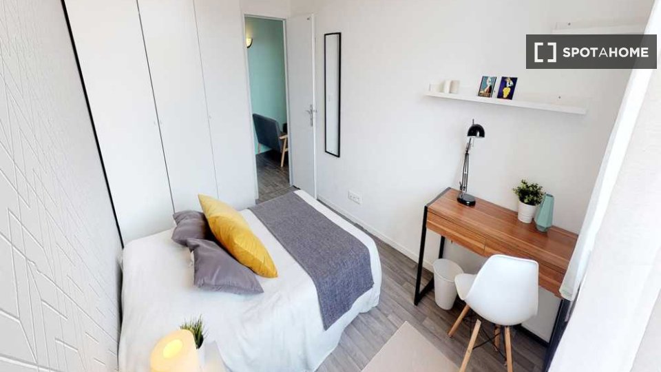 Double room Lille, 4 beds, 80m² — photo 10