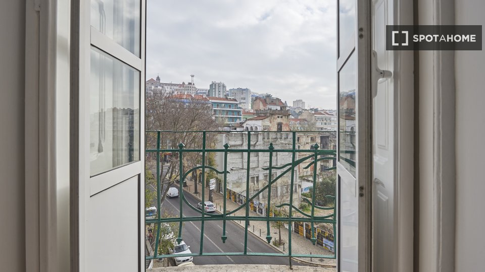 Double room Lisbon, 7 beds, 110m² — photo 24