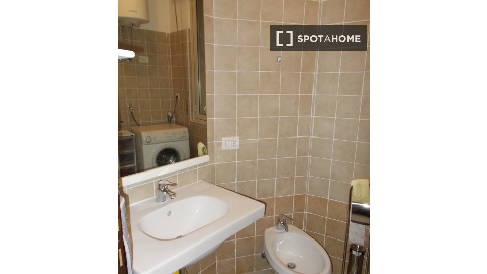Double room Milan, 1 bed, 75m² — photo 8