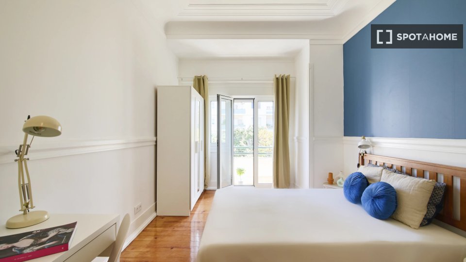 Double room Lisbon, 6 beds — photo 13