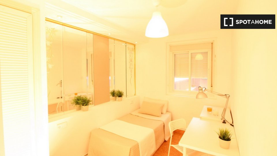 Double room Madrid, 4 beds — photo 6