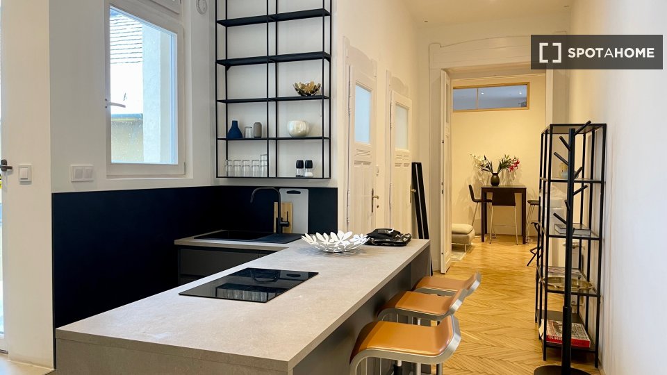 Apartment Budapest, 3 beds, 96m² — photo 39