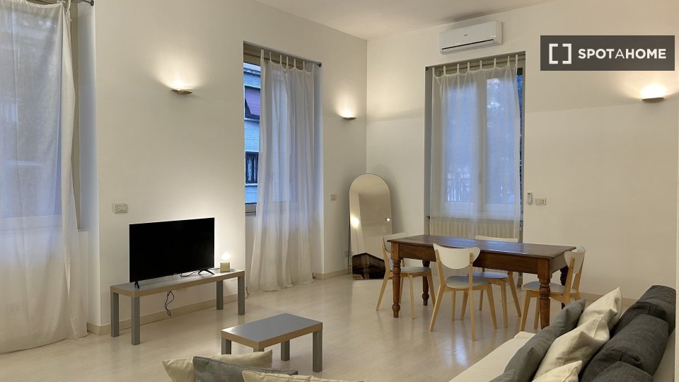 Apartment Milan, 1 bed, 97m² — photo 2