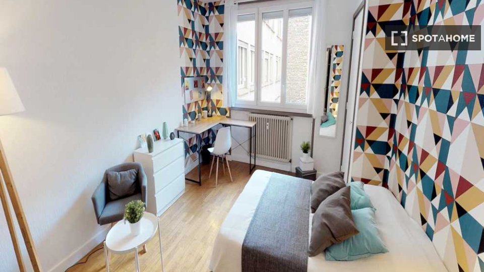 Double room Lyon, 3 beds, 70m² — photo 14