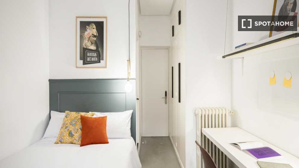 Double room Madrid, 68 beds, 2620m² — photo 25