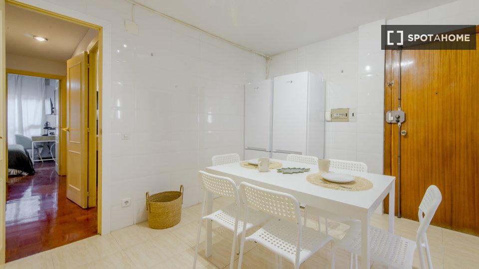 Double room Madrid, 7 beds — photo 11