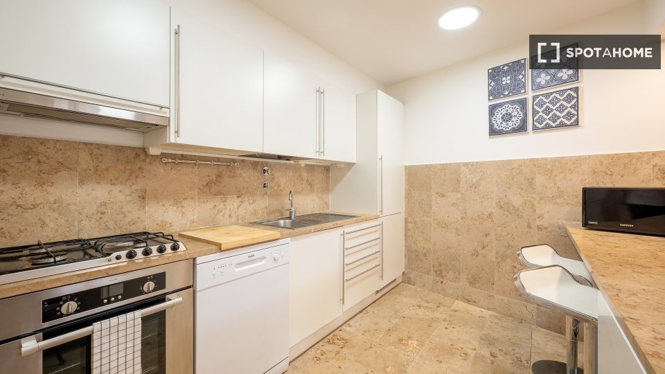 Apartment Lisbon, 1 bed — photo 15