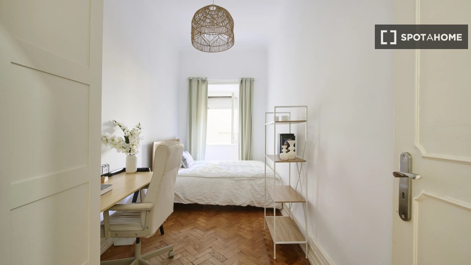 Double room Lisbon, 10 beds — photo 10