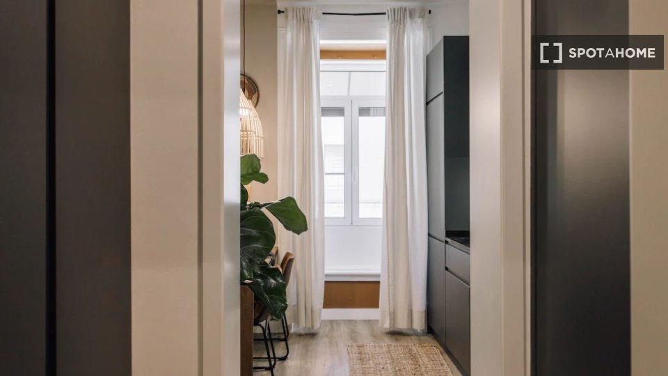 Apartment Lisbon, 1 bed — photo 9