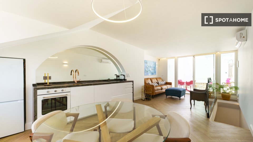Apartment Lisbon, 2 beds, 100m² — photo 17