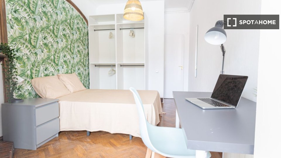 Double room Barcelona, 9 beds, 210m² — photo 2