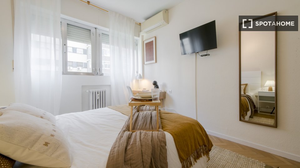Double room Madrid, 9 beds — photo 10