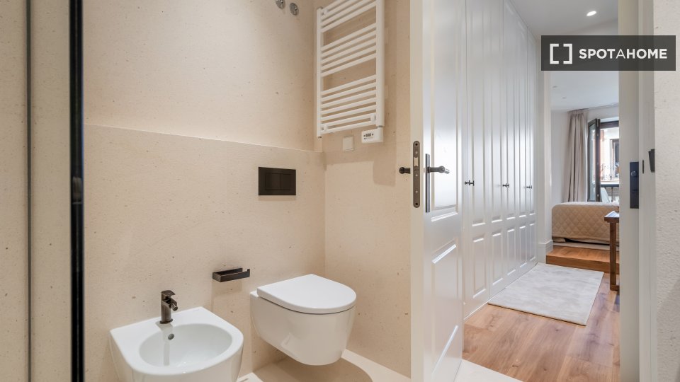 Apartment Madrid, 4 beds, 125m² — photo 14