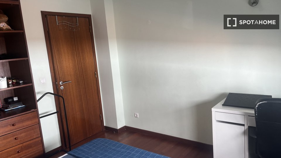 Double room Lisbon, 4 beds, 150m² — photo 7