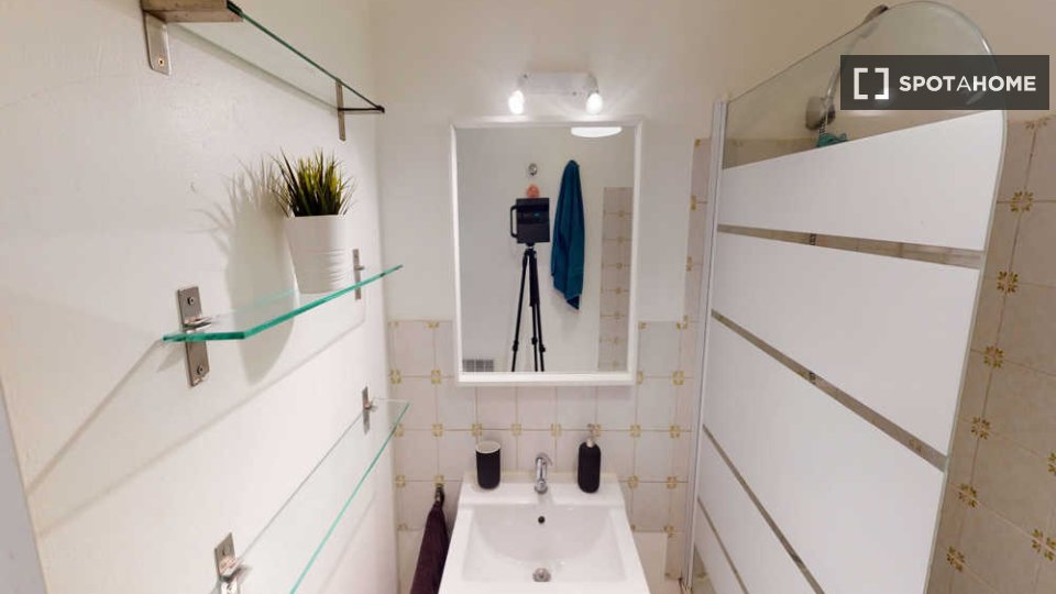 Double room Montpellier, 3 beds, 70m² — photo 6