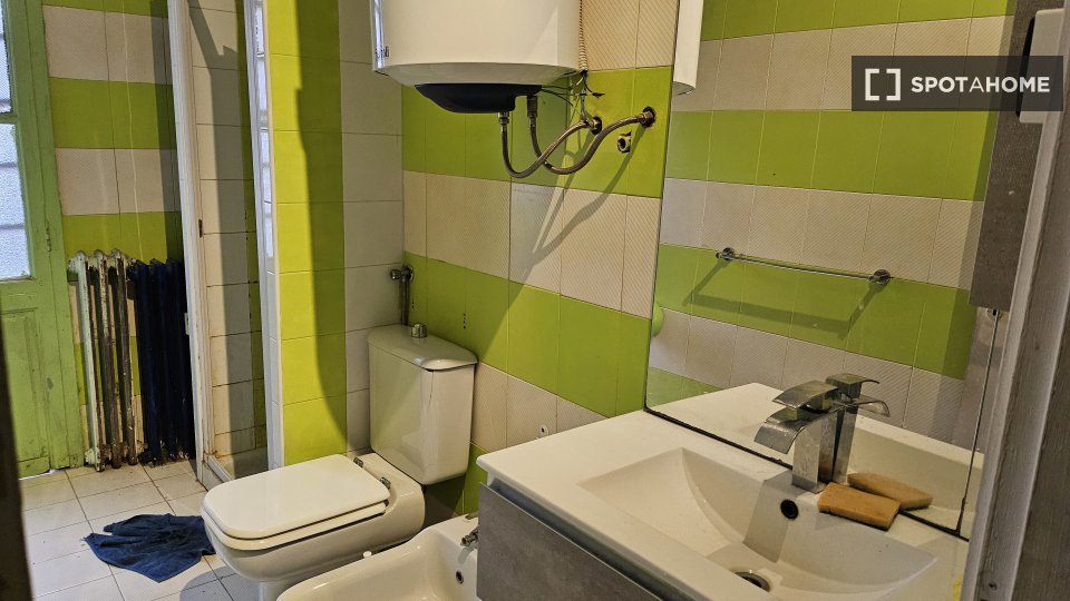 Double room Turin, 3 beds, 85m² — photo 6