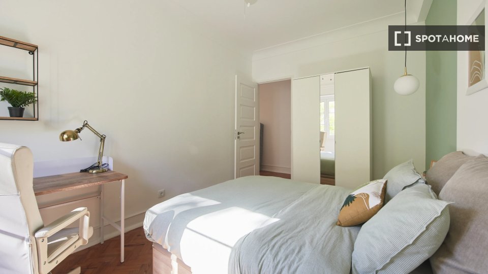Double room Lisbon, 6 beds — photo 4