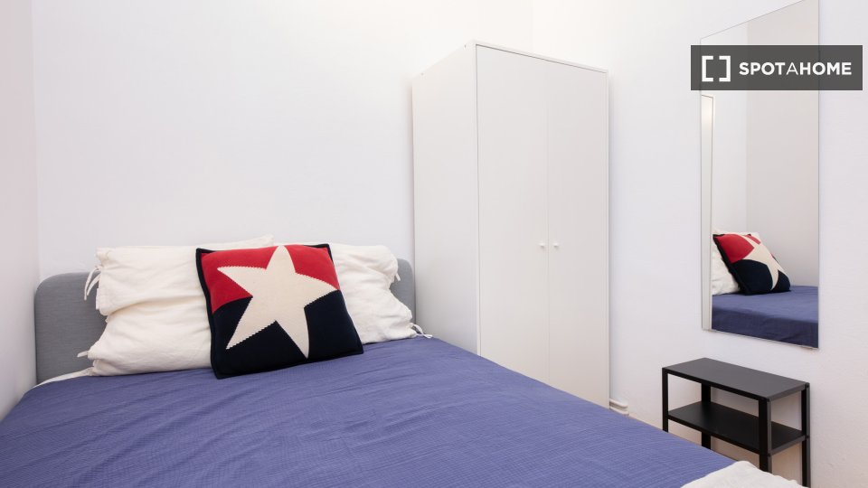 Double room Barcelona, 6 beds, 100m² — photo 9