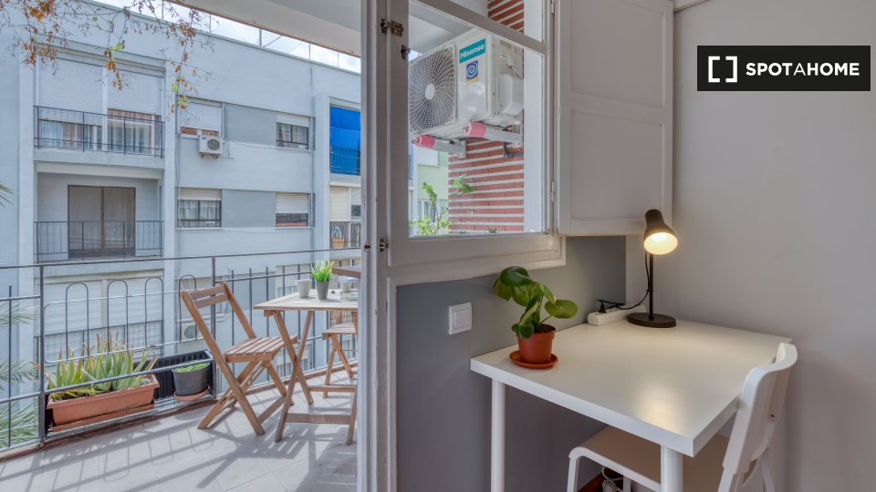 Double room Valencia, 4 beds, 80m² — photo 8