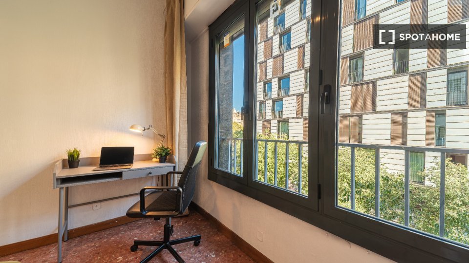 Double room Barcelona, 10 beds, 180m² — photo 7