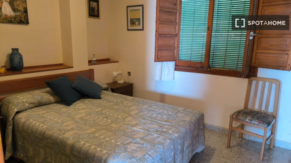 Apartment Granada, 4 beds, 114m² — photo 11