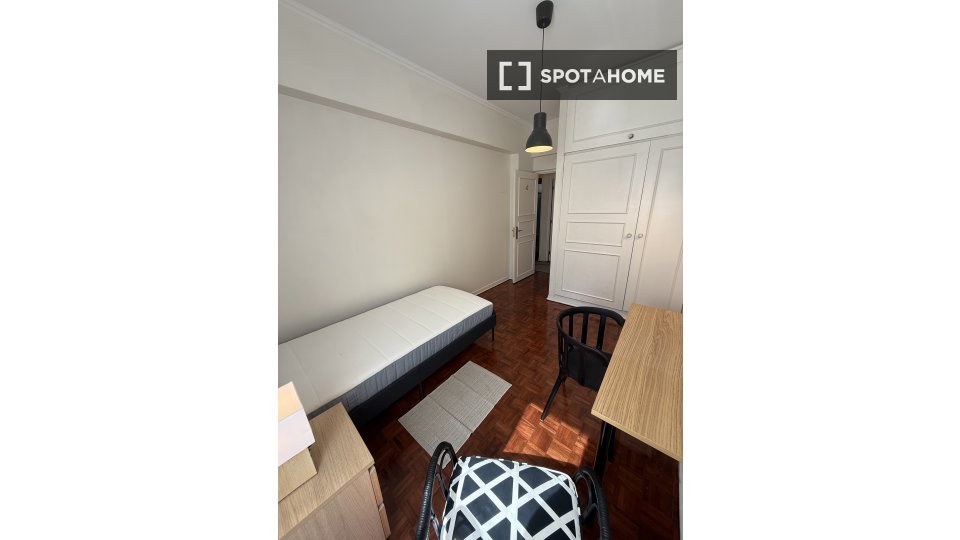 Double room Lisbon, 7 beds, 150m² — photo 1