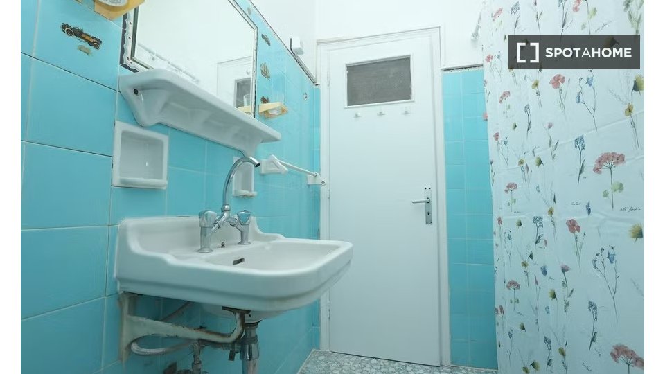 Double room Athens, 8 beds — photo 9