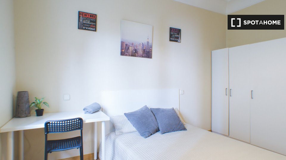 Double room Madrid, 6 beds, 140m² — photo 4
