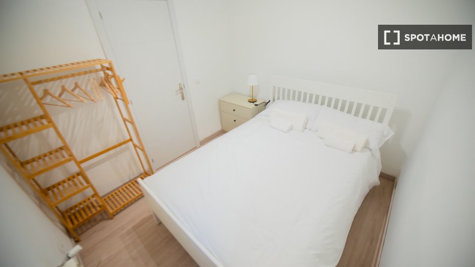 Double room Madrid, 4 beds, 95m² — photo 9