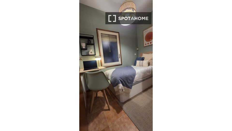 Double room Barcelona, 5 beds, 100m² — photo 12