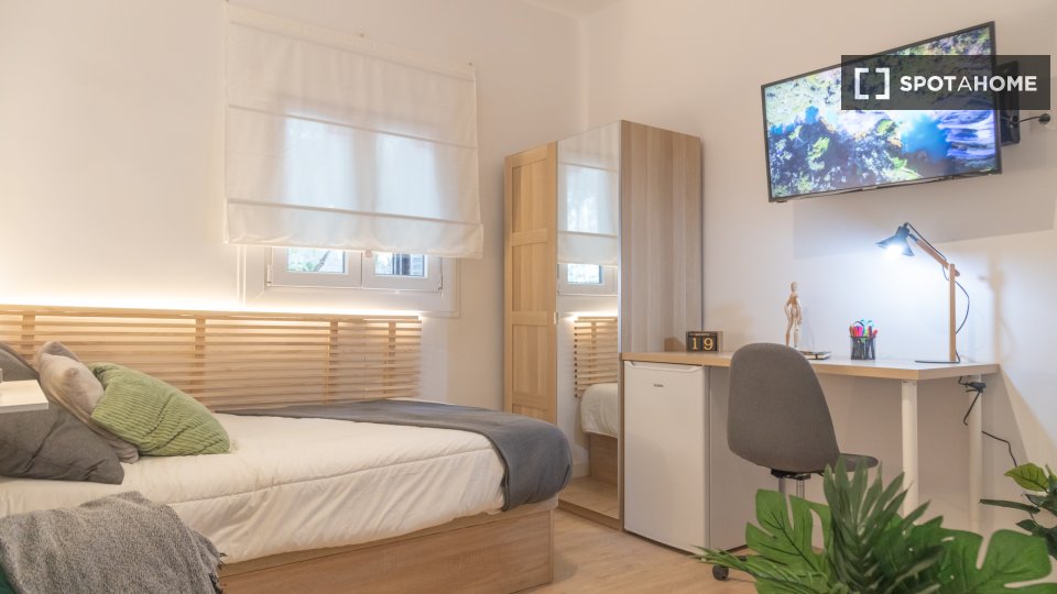 Double room Madrid, 5 beds — photo 1