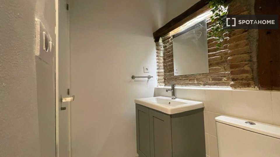Double room Madrid, 18 beds — photo 18